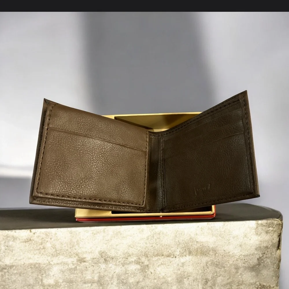 Levi's Tan Leather Wallet with Metallic Logo